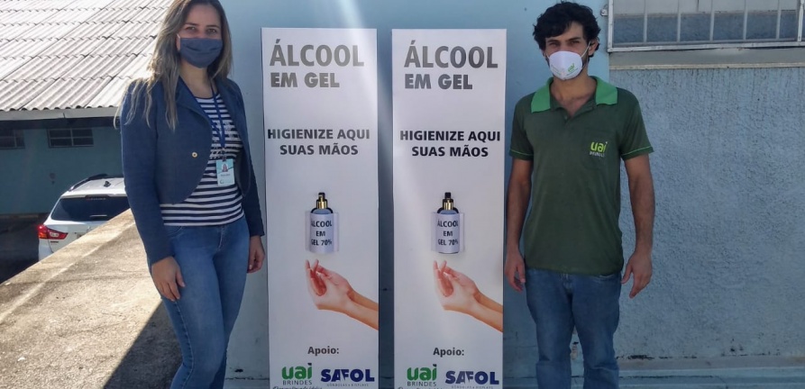 Uai Brindes e Safol presenteiam HNSC com totens para álcool em gel