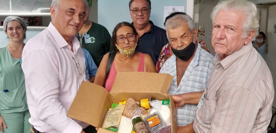 Centro de Hemodiálise recebe cestas básicas do Servas