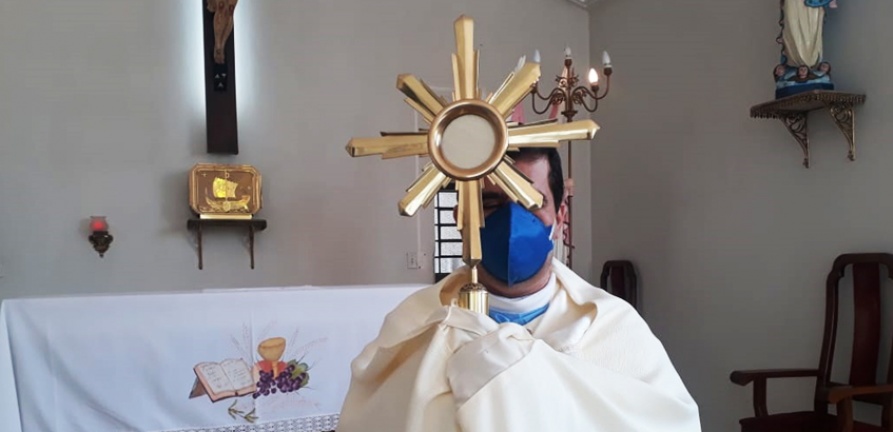 Celebração de Corpus Christi no HNSC emociona enfermos e funcionários