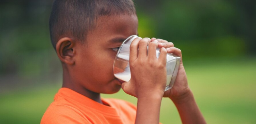 Cuidados essenciais com a saúde infantil durante os dias quentes